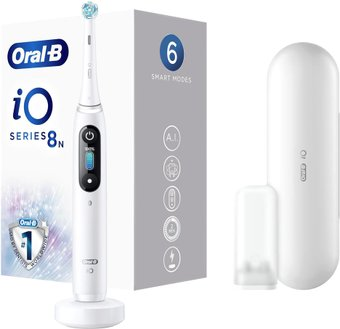 Электрическая зубная щетка Oral-B iO 8n (белый, 1 насадка)
