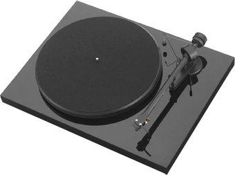 Виниловый проигрыватель Pro-Ject Debut III (черный) - 1/1